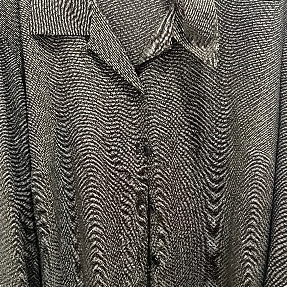 Patterned Button Down Blouse - Picture 5 of 7